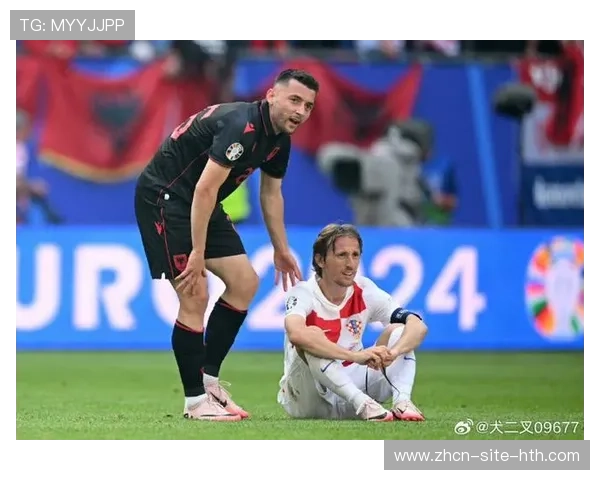 终场哨响，克罗地亚老将莫德里奇跪地掩面